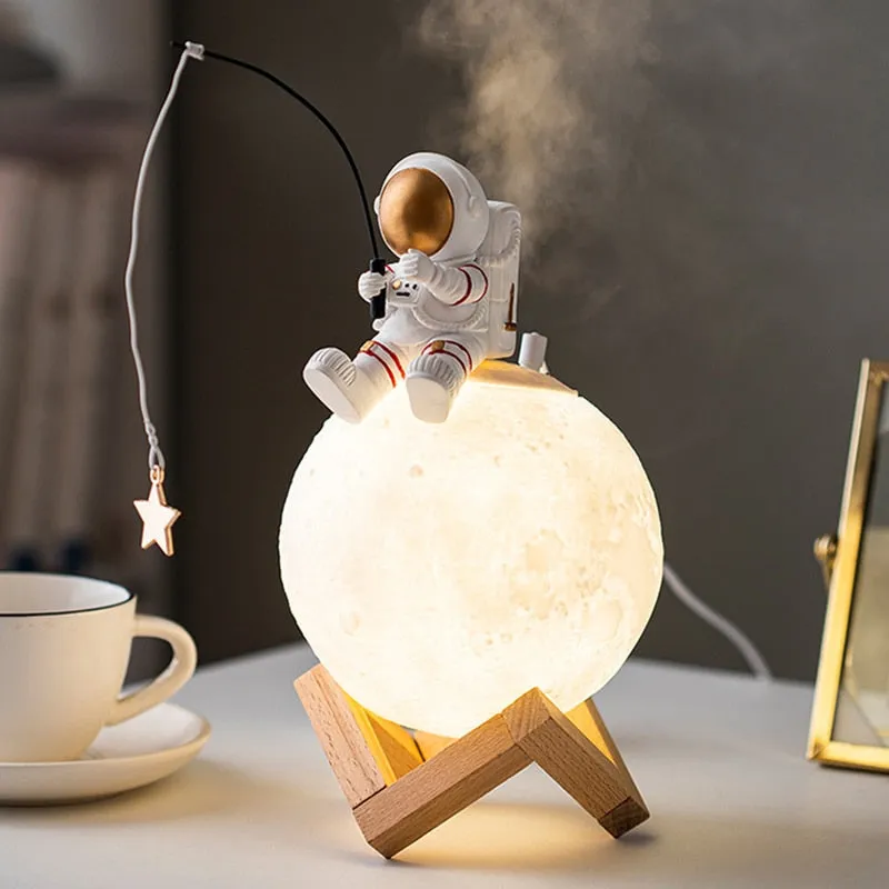 Astronaut Fishing Star on Glowing Moon Humidifier Diffuser Night Light | NEW